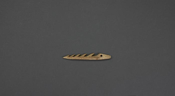 Harpoon tip from bone